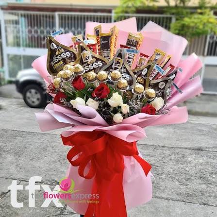 Customized chocolate bouquet